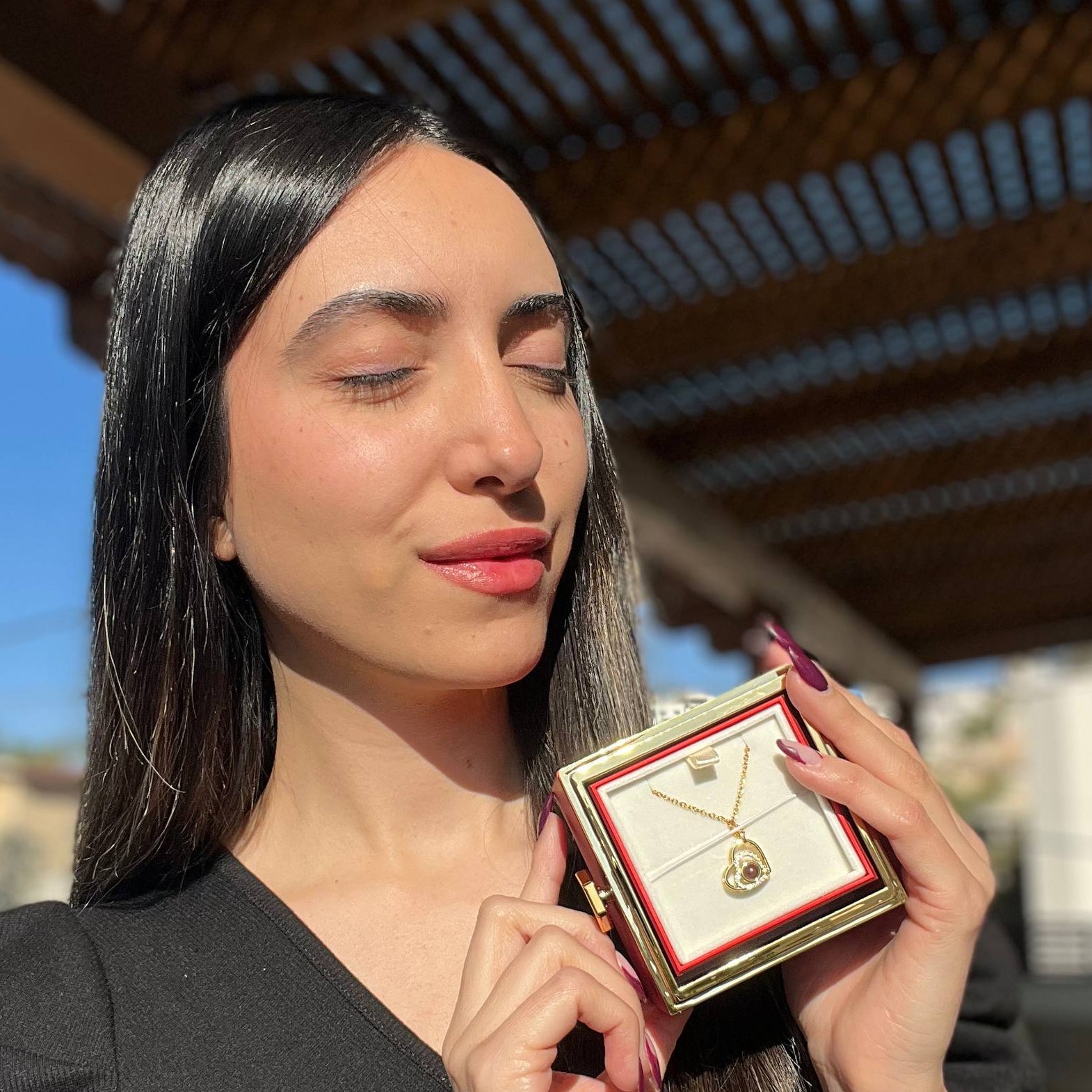 שרשרת לב כפול משובצת עם תמונה מוצפנת