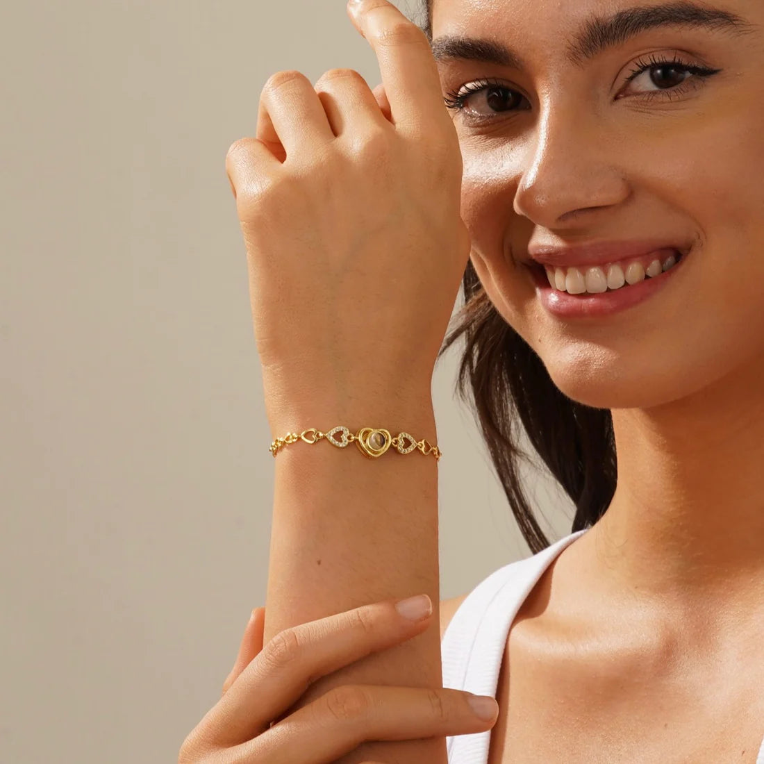 צמיד לבבות עם תמונה מוצפנת