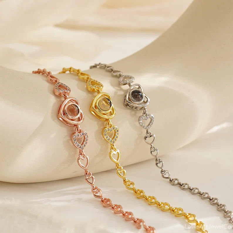 צמיד לבבות עם תמונה מוצפנת